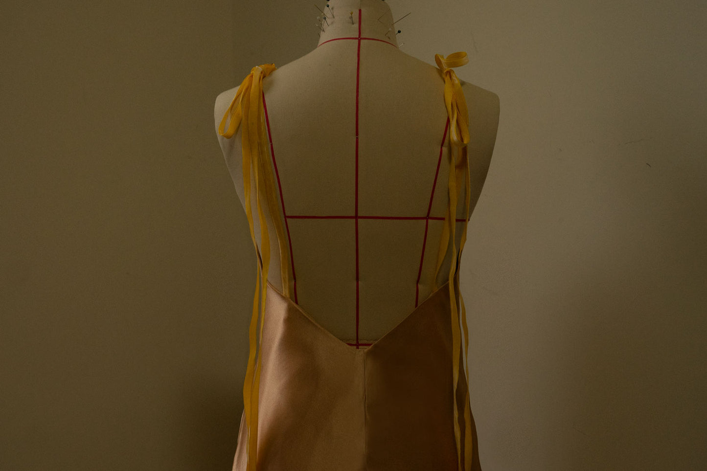Vestido de seda orgánico Carlotta Champagne