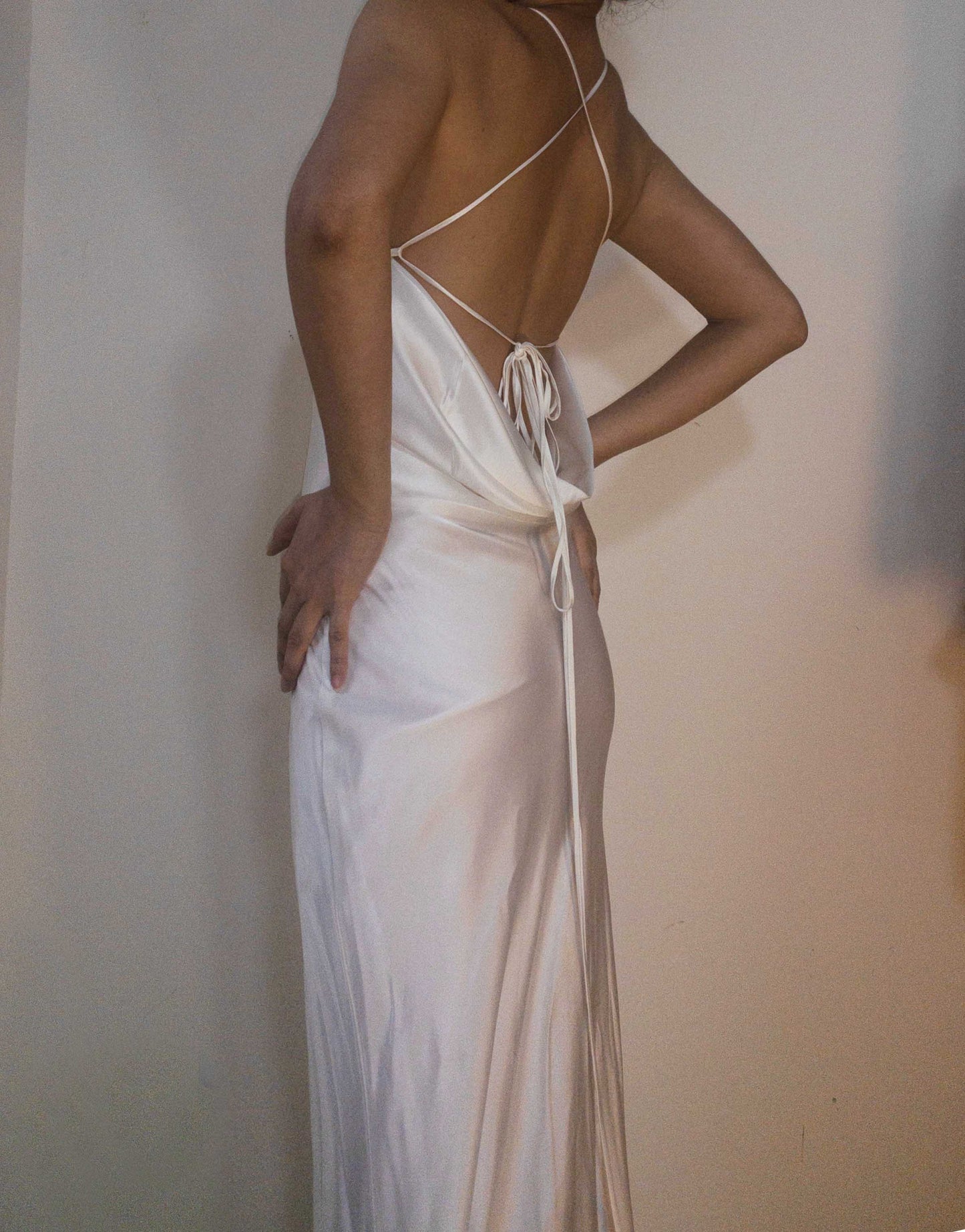 Vestido Ryleigh de seda de morera drapeada