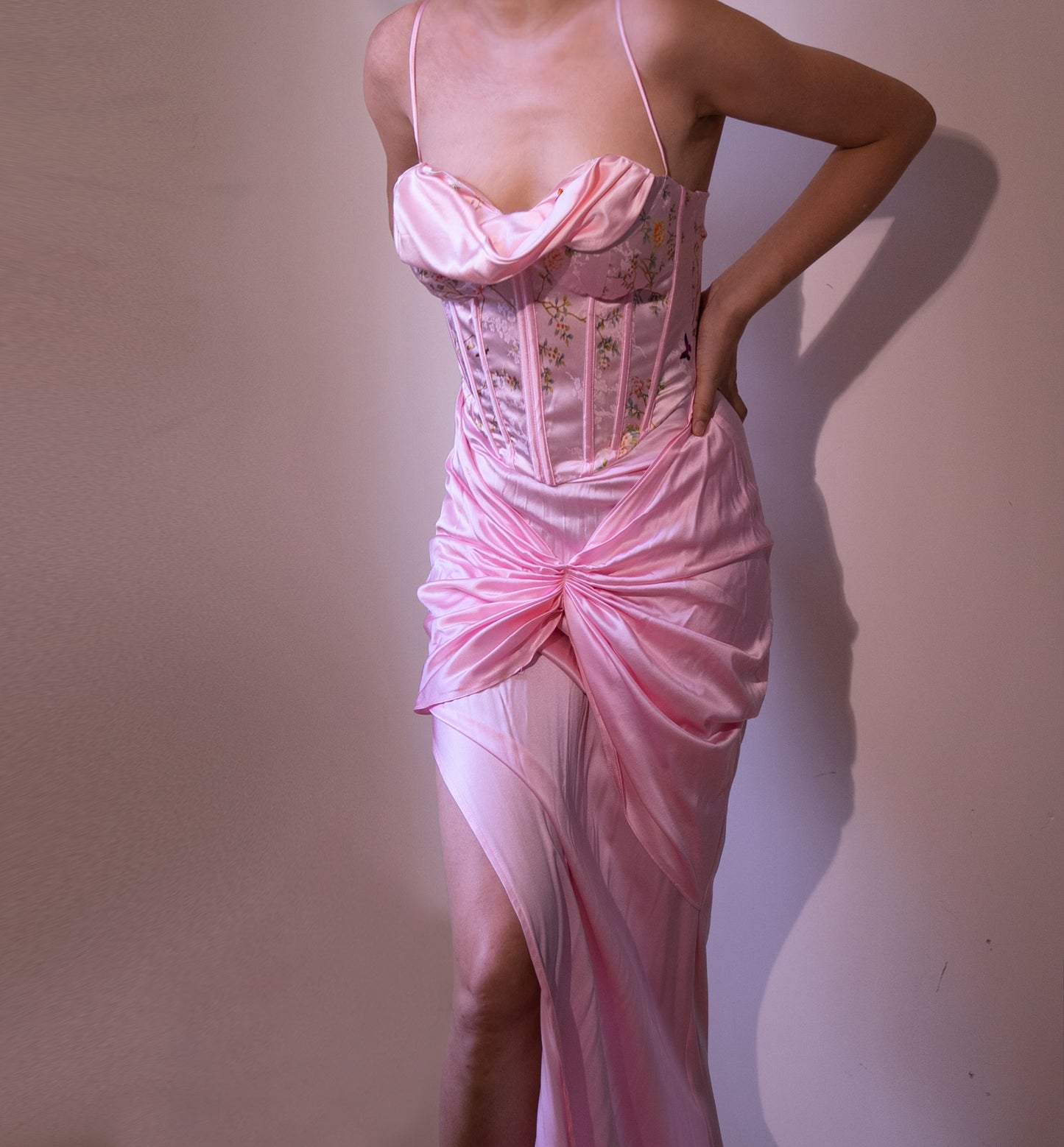 Vestido Yong Ai de gasa rosa floral