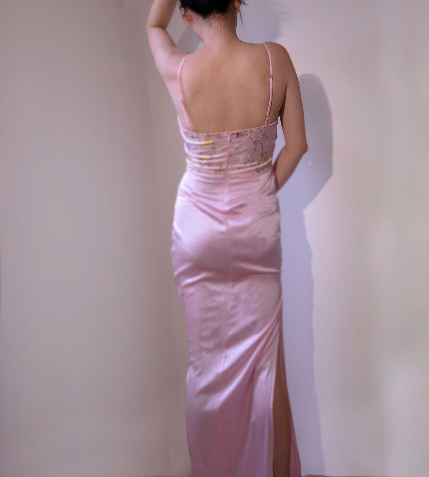 Vestido Yong Ai de gasa rosa floral