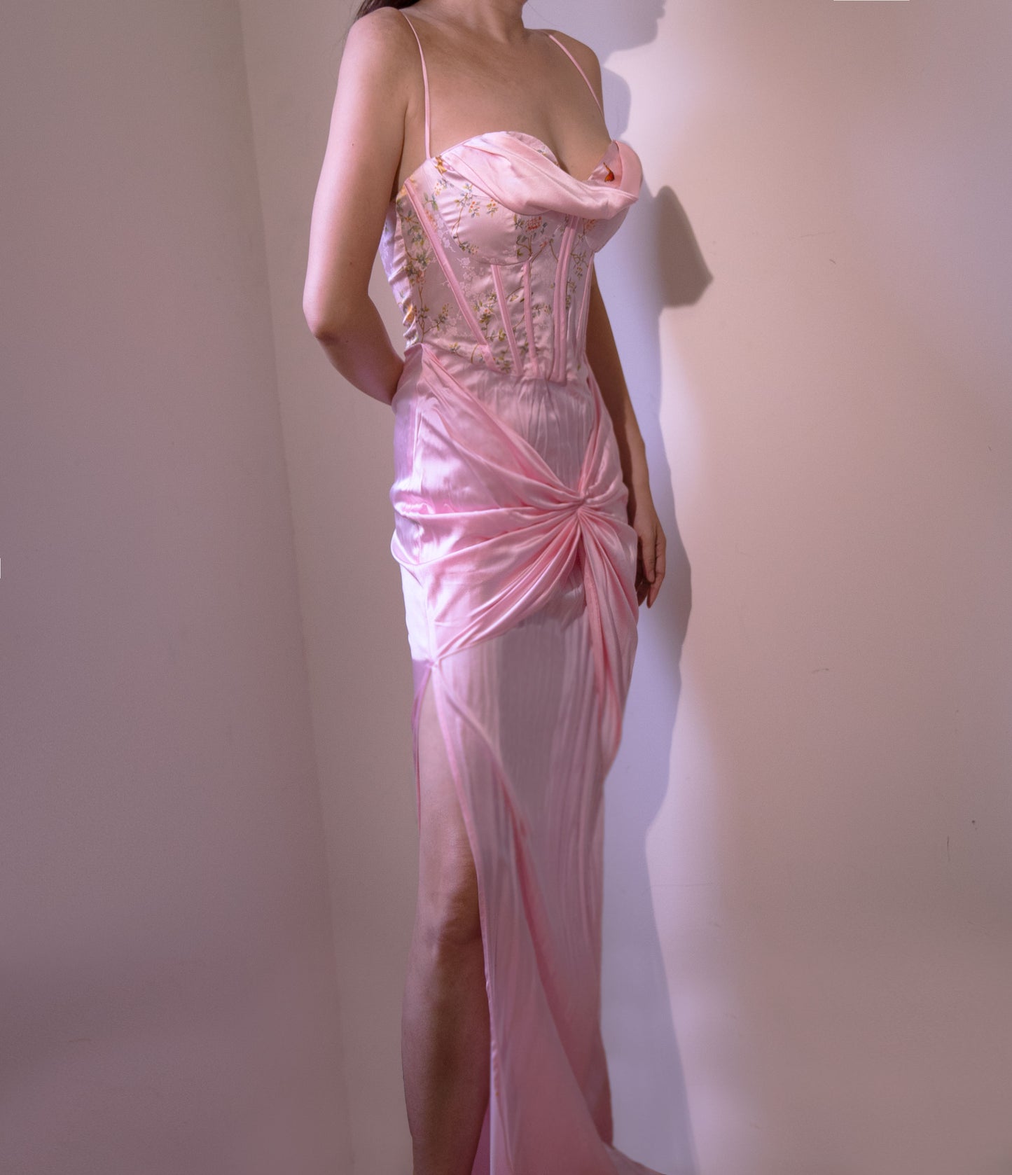 Vestido Yong Ai de gasa rosa floral