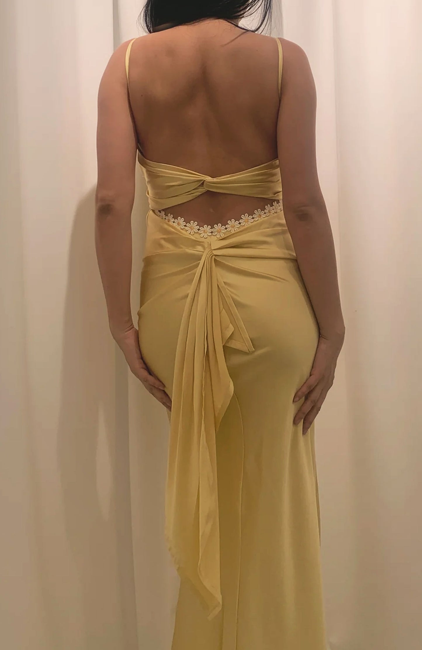 Vestido Cherie Bordado con Margaritas