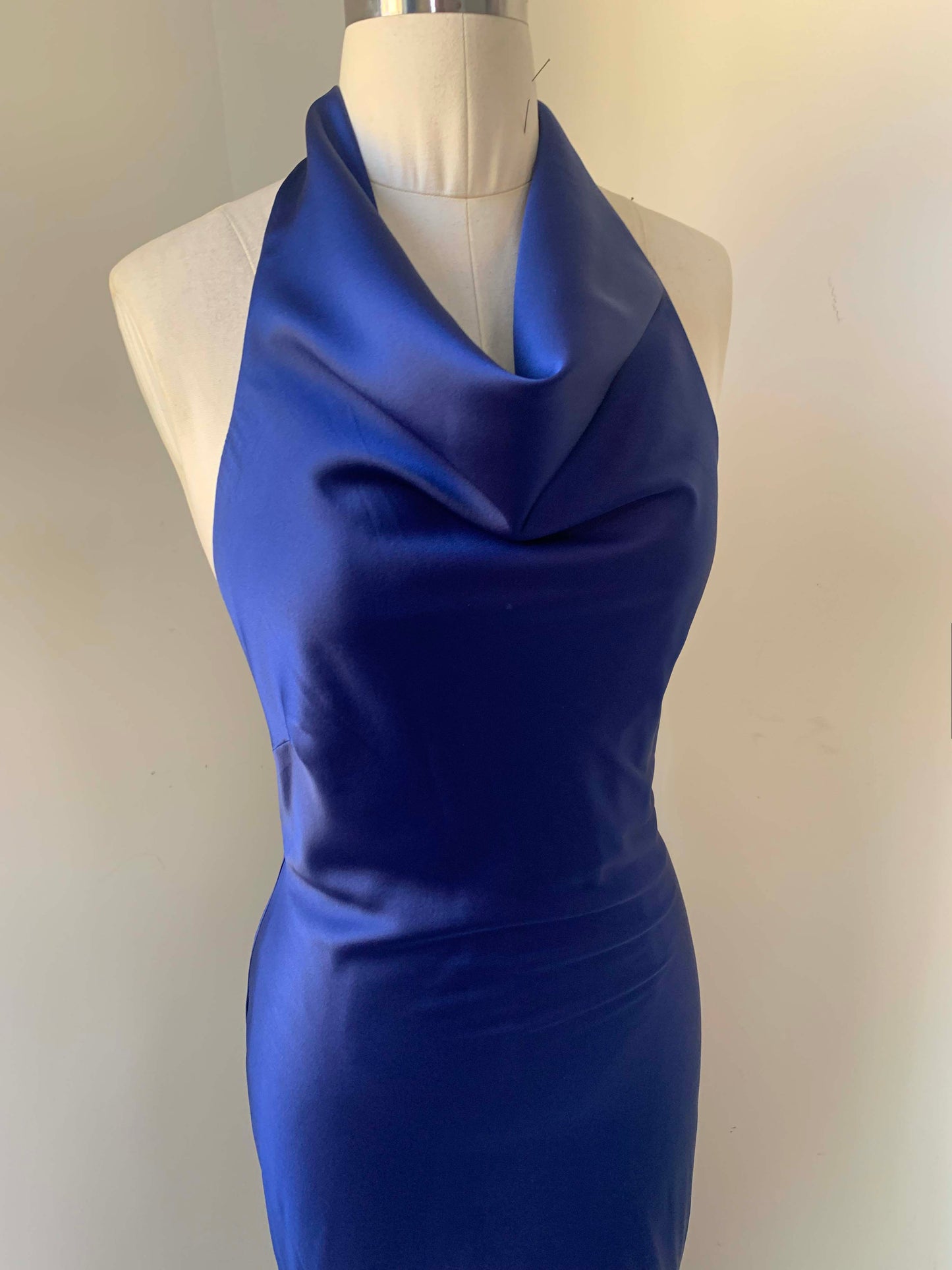 Vestido largo de seda morera Hayleigh