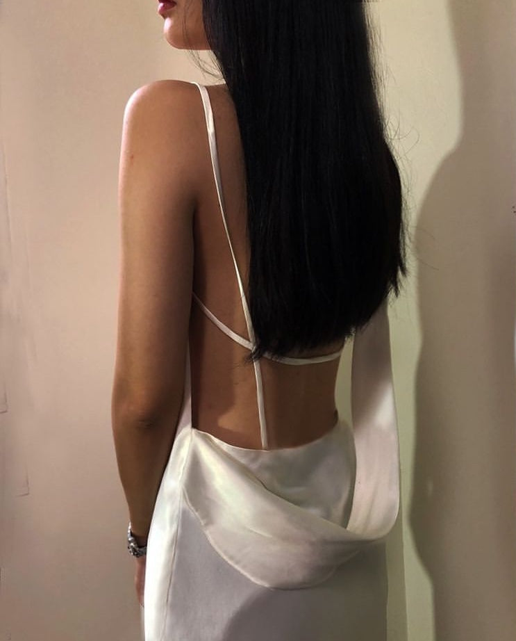 VENTA DE MUESTRAS *Vestido sin espalda asimétrico Gia