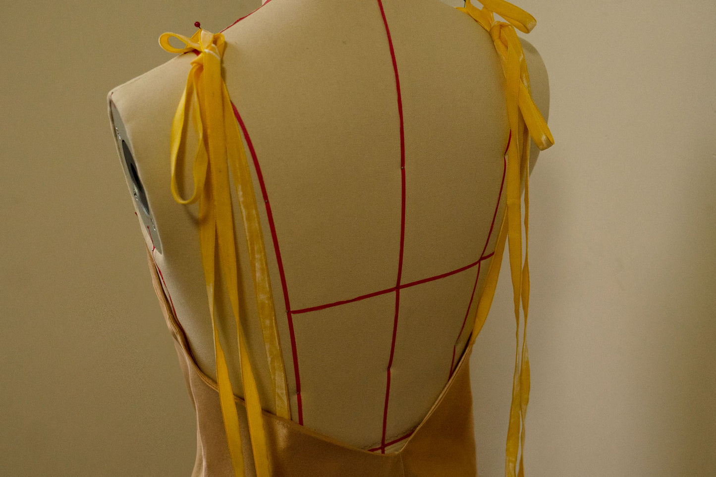 Vestido de seda orgánico Carlotta Champagne