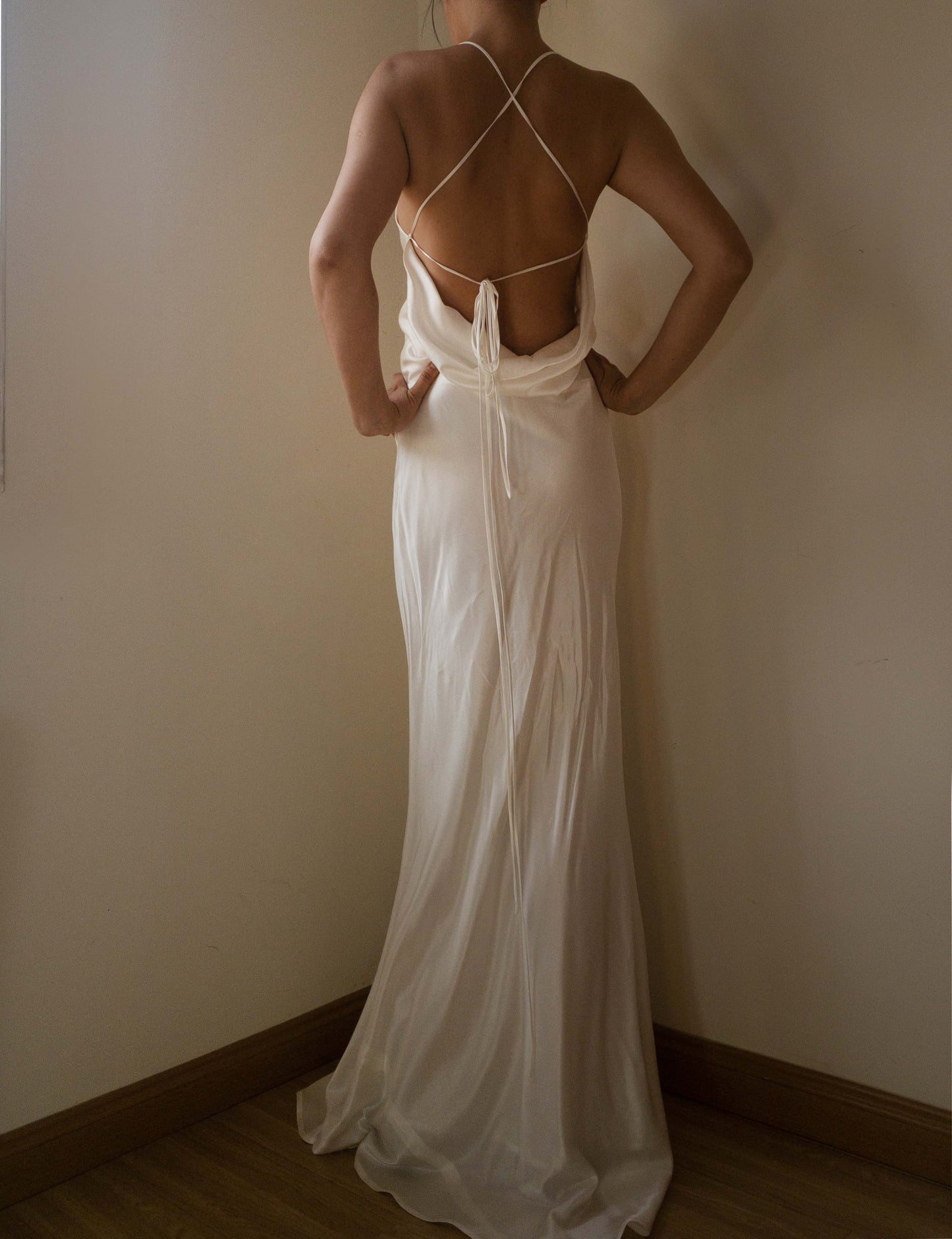 Vestido Ryleigh de seda de morera drapeada