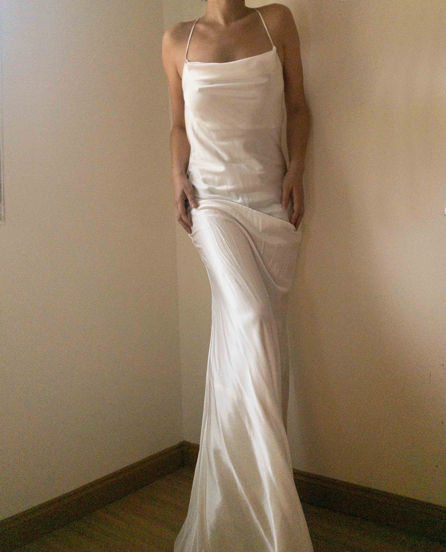 Vestido Ryleigh de seda de morera drapeada
